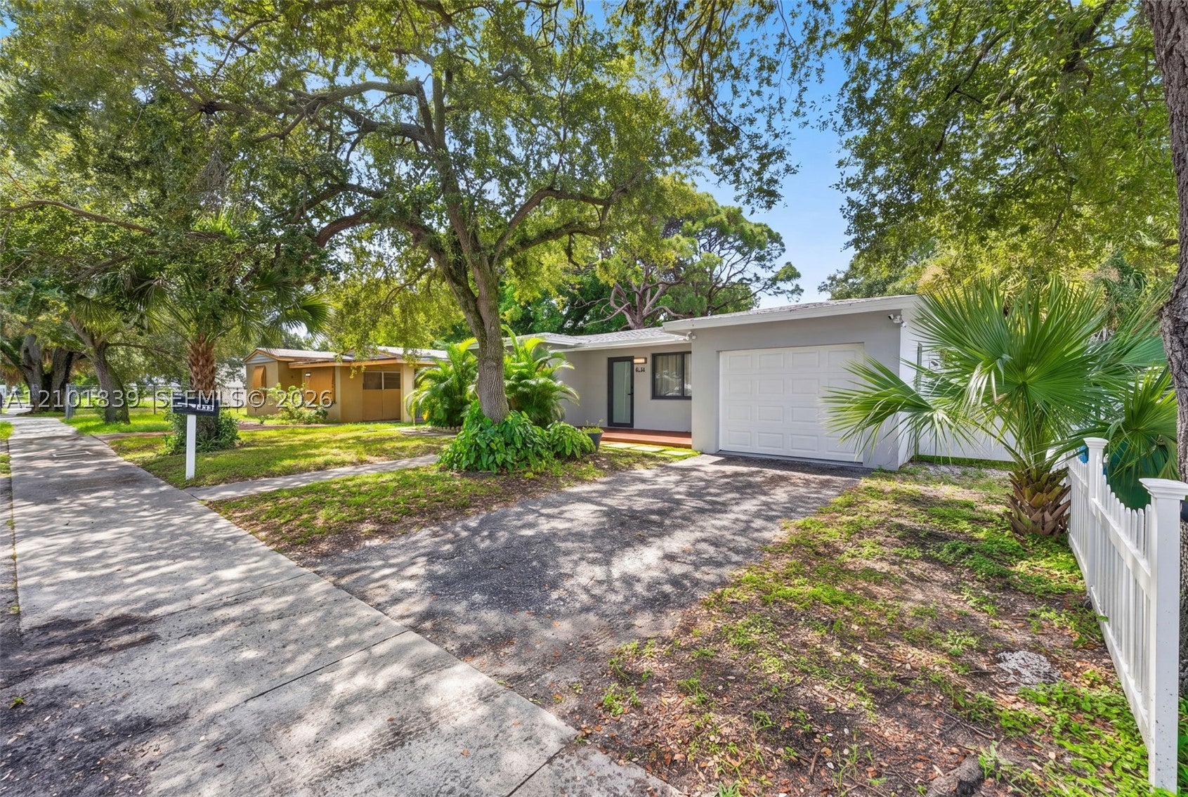 433 NW 15th Way