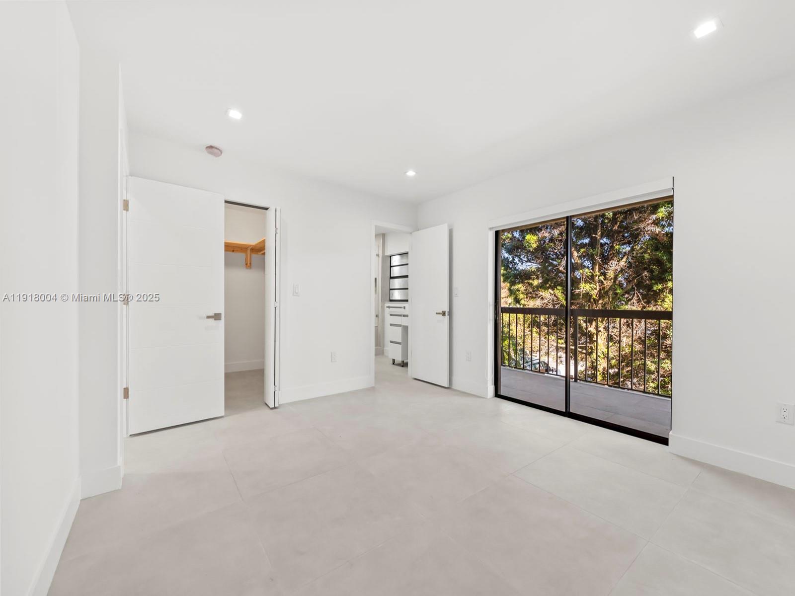 WOODS LANDING CONDO PH I - Residential