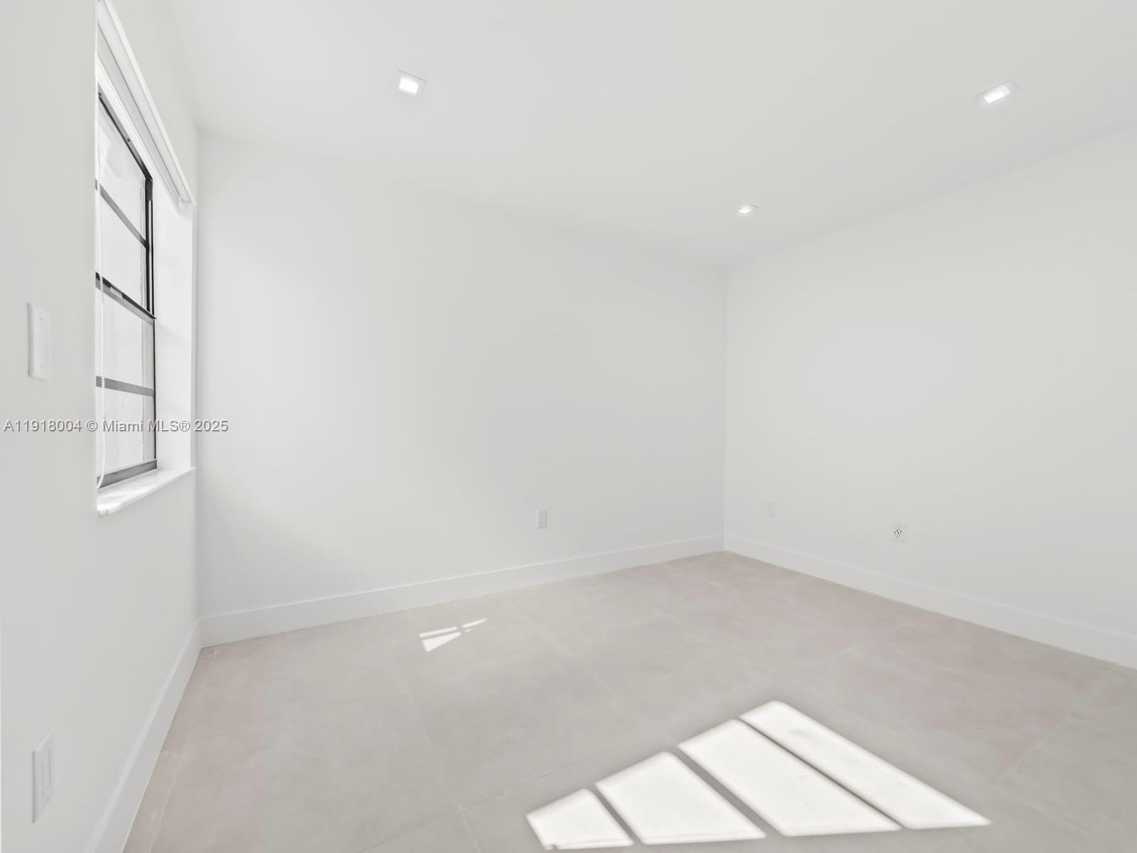 WOODS LANDING CONDO PH I - Residential