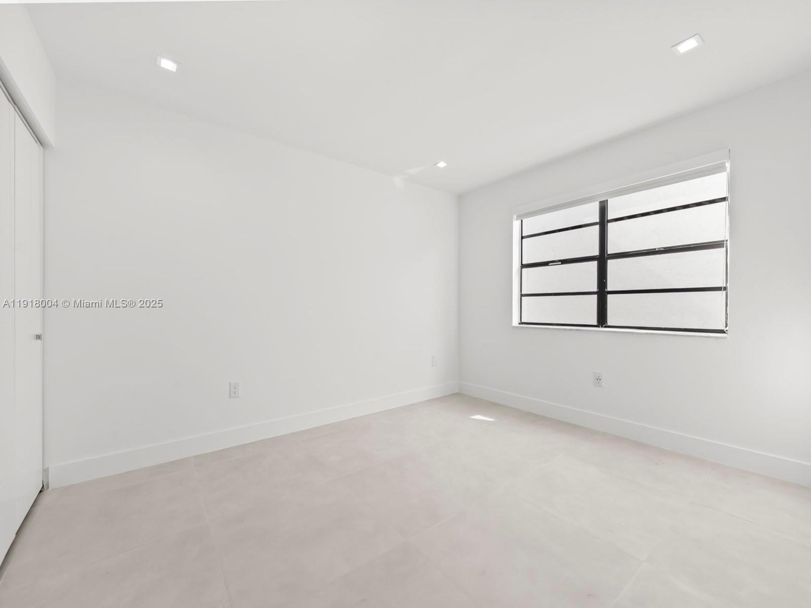 WOODS LANDING CONDO PH I - Residential