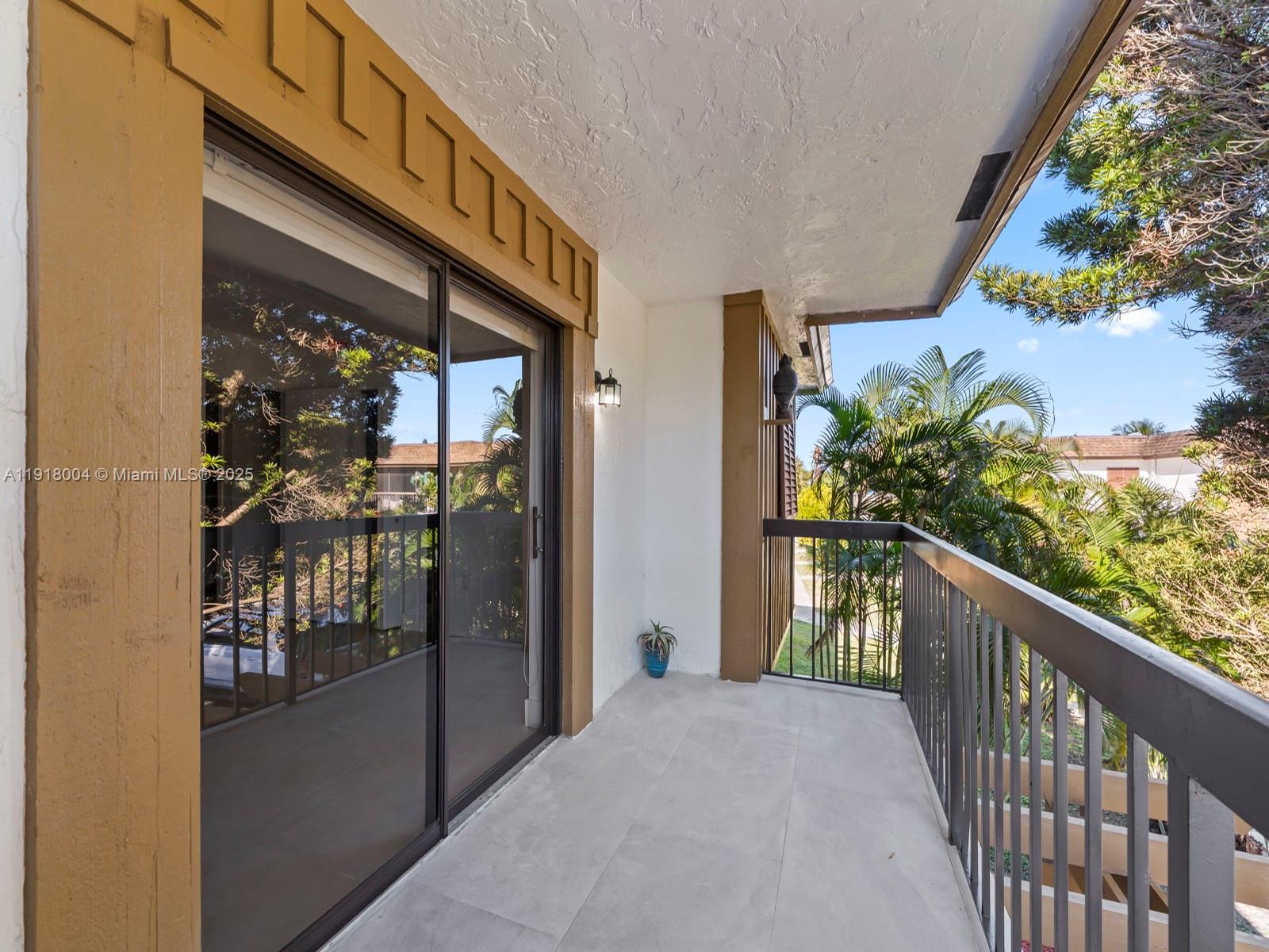 WOODS LANDING CONDO PH I - Residential