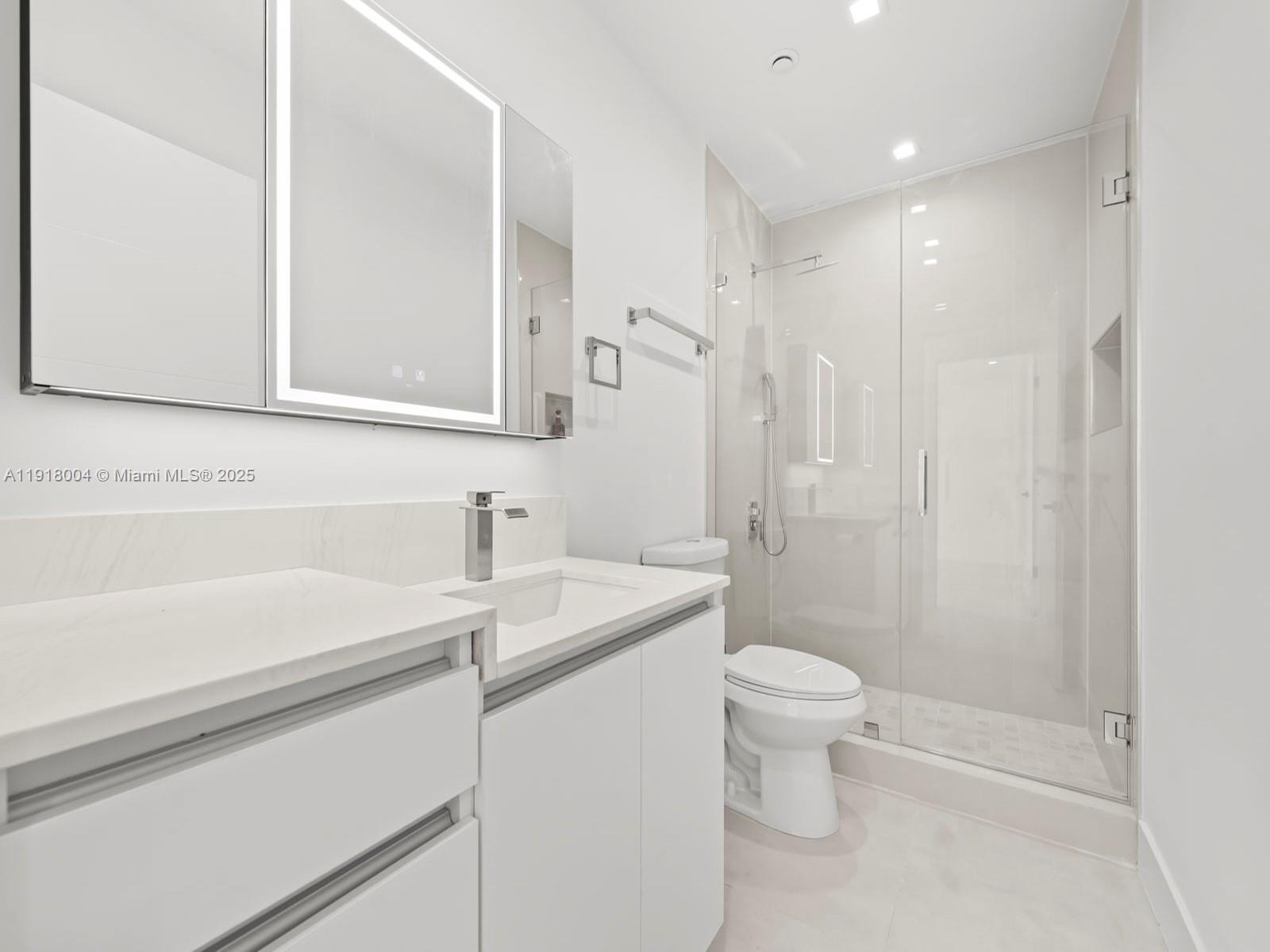 WOODS LANDING CONDO PH I - Residential