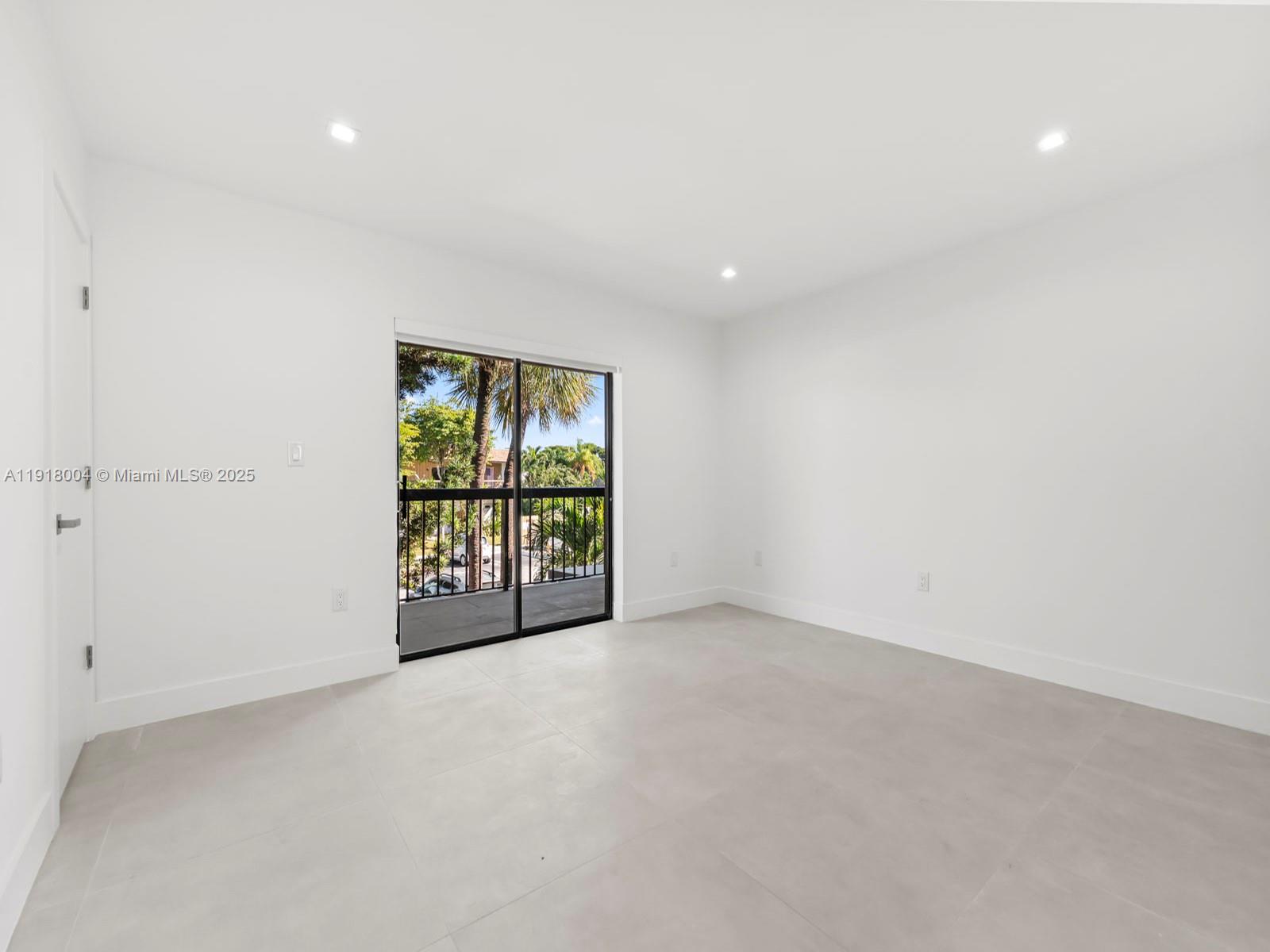 WOODS LANDING CONDO PH I - Residential