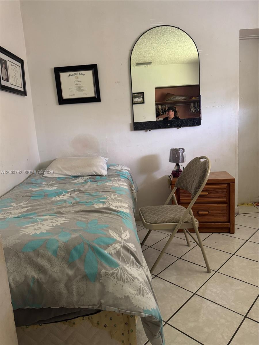 SO MIAMI HEIGHTS ADDN V - Residential