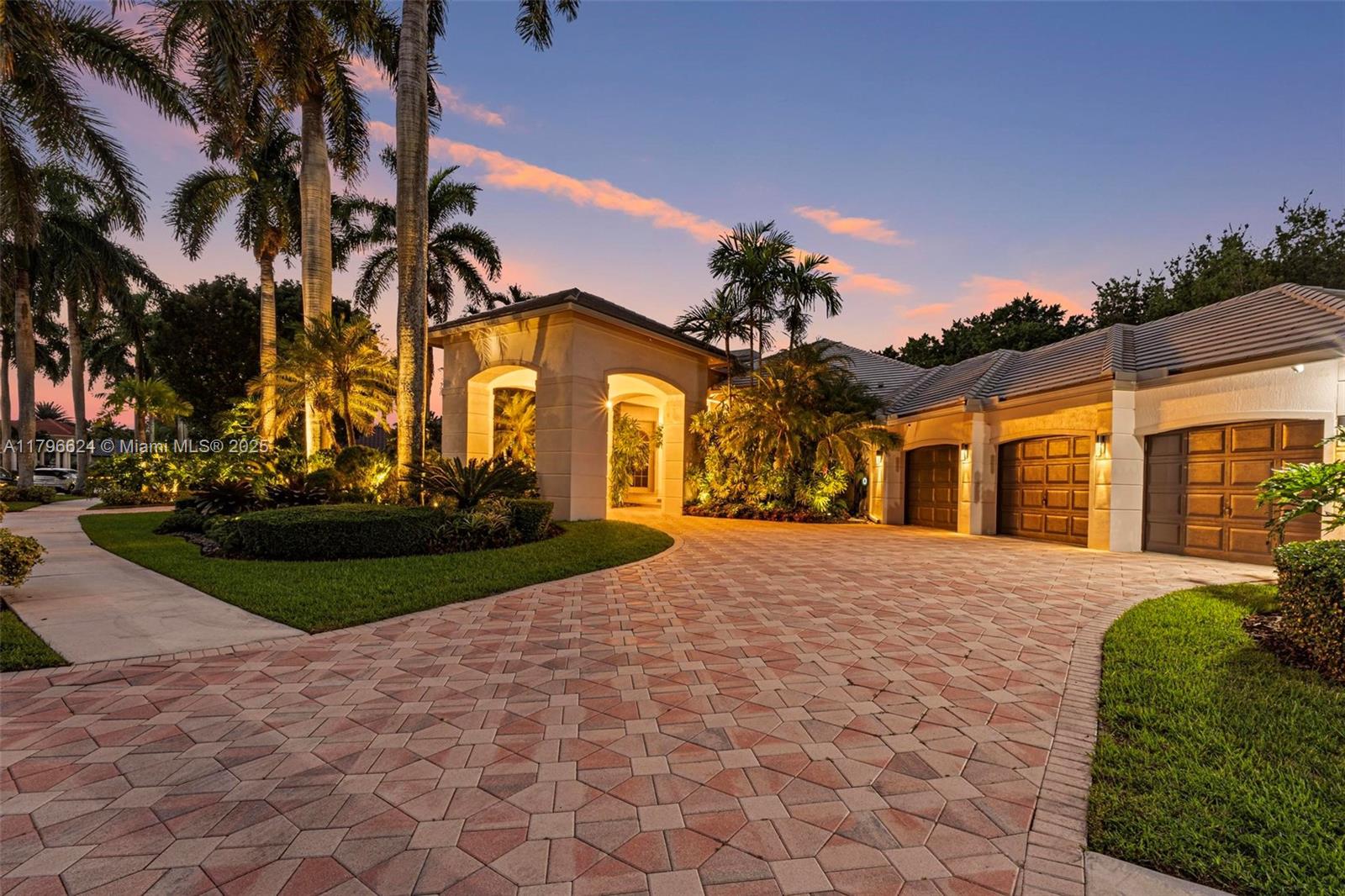 2531 Royal Palm Way