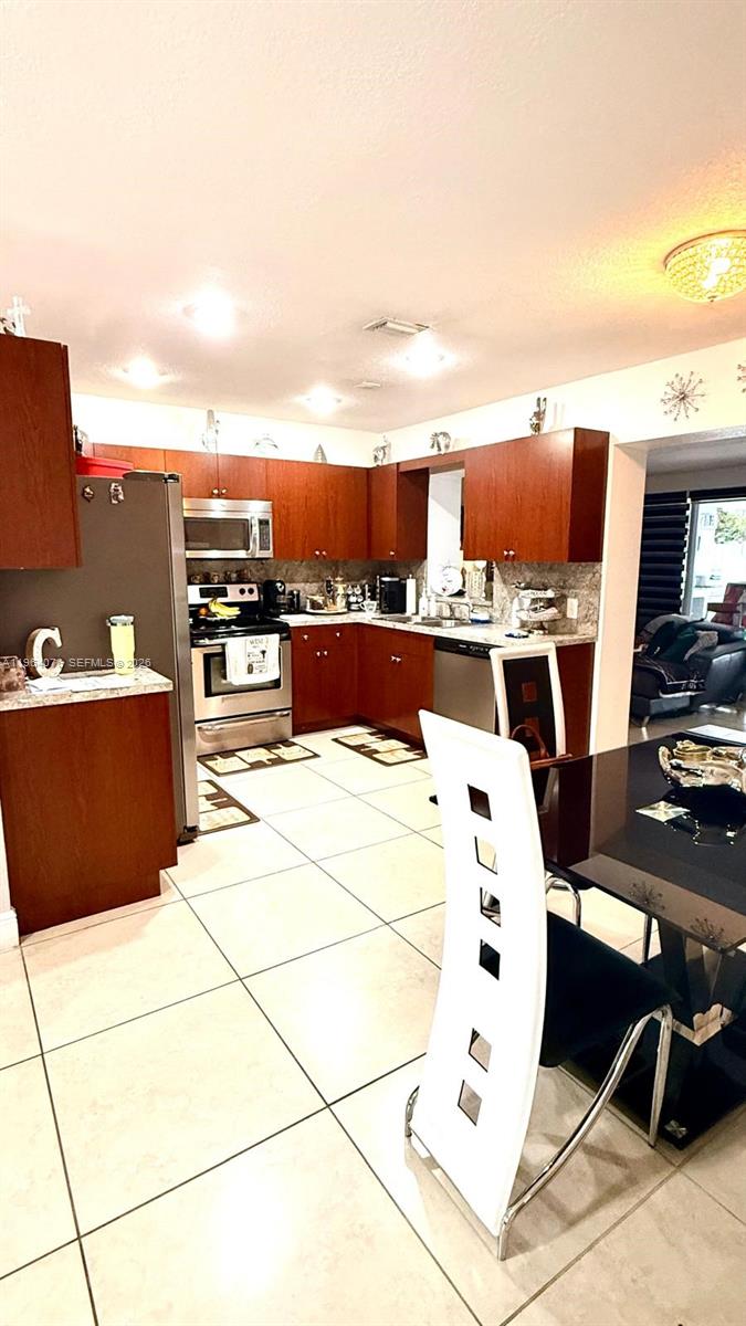 MYRTLE GROVE - Residential