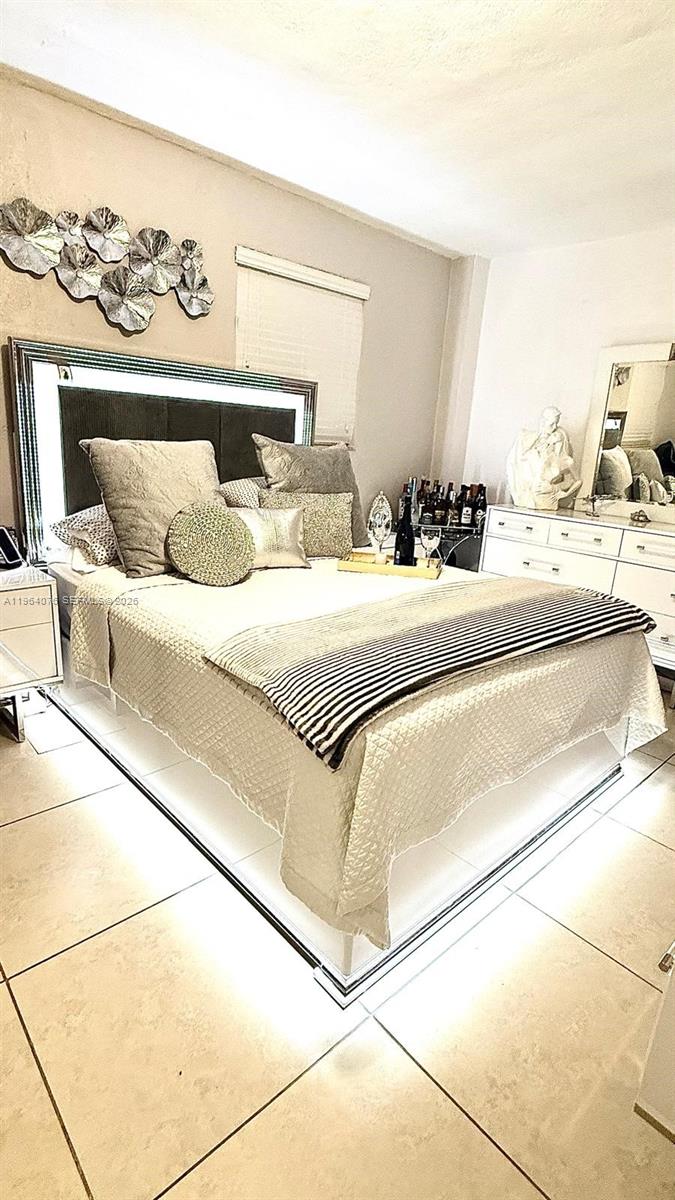 MYRTLE GROVE - Residential