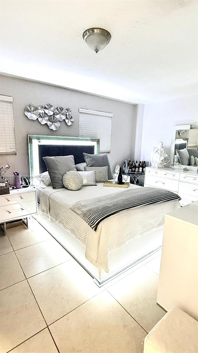 MYRTLE GROVE - Residential