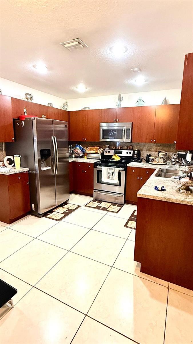 MYRTLE GROVE - Residential