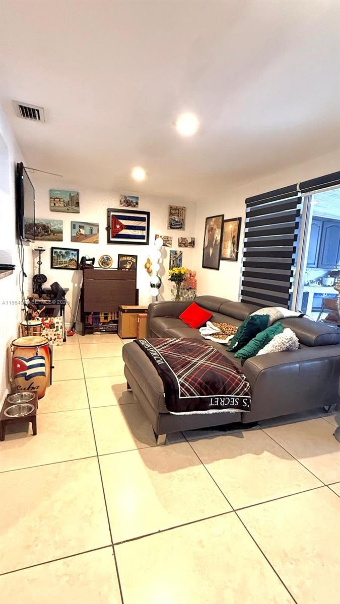 MYRTLE GROVE - Residential