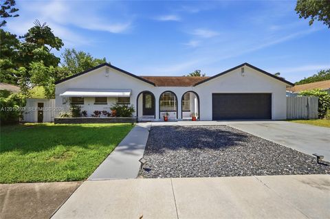 Photo of 8972 SW 8th St, Boca Raton, FL 33433 (MLS # A12015693)