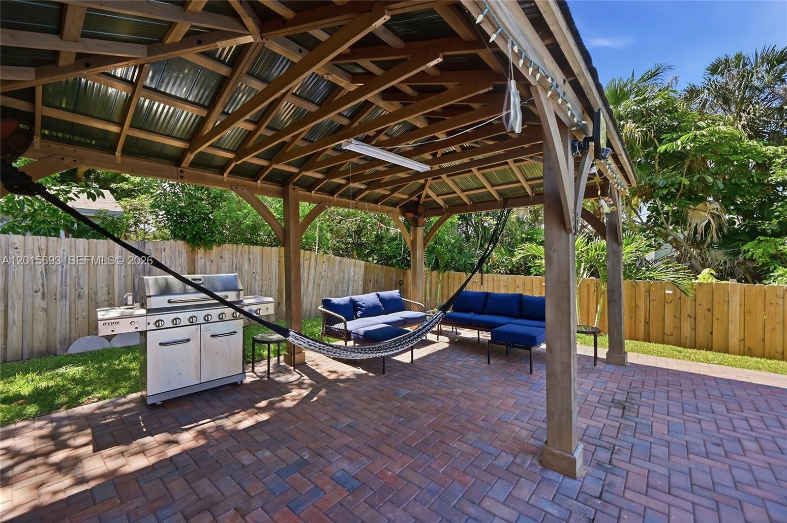SANDALFOOT COVE SEC 7 AND - Residential