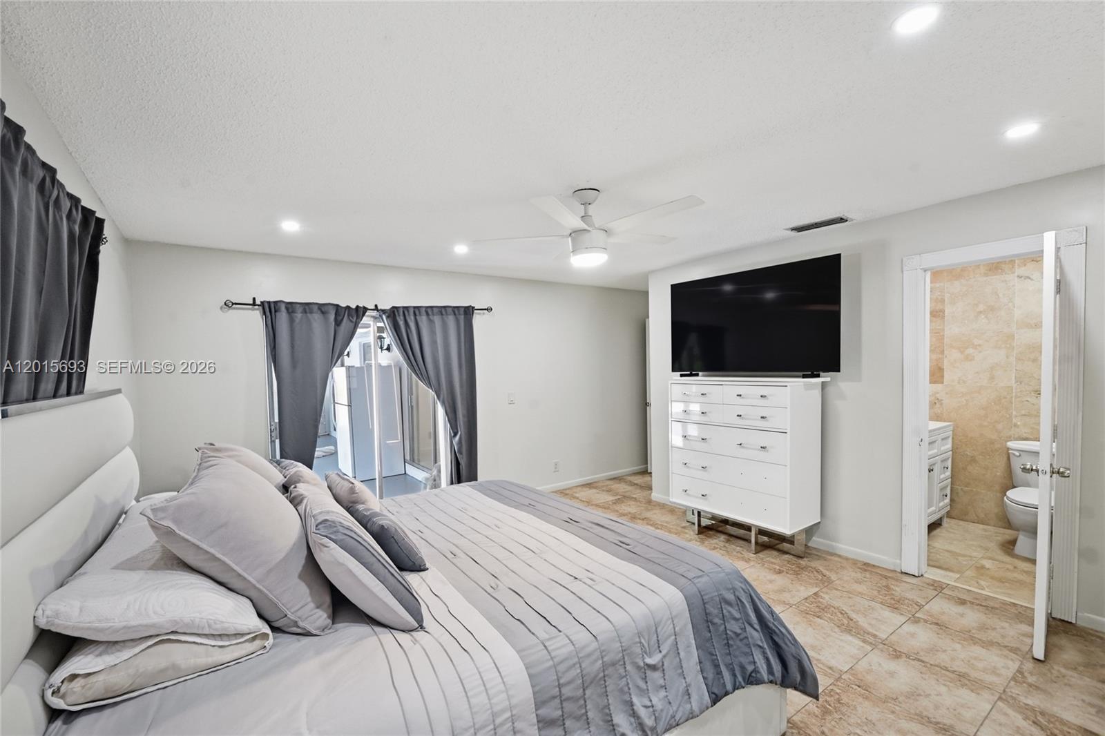 SANDALFOOT COVE SEC 7 AND - Residential