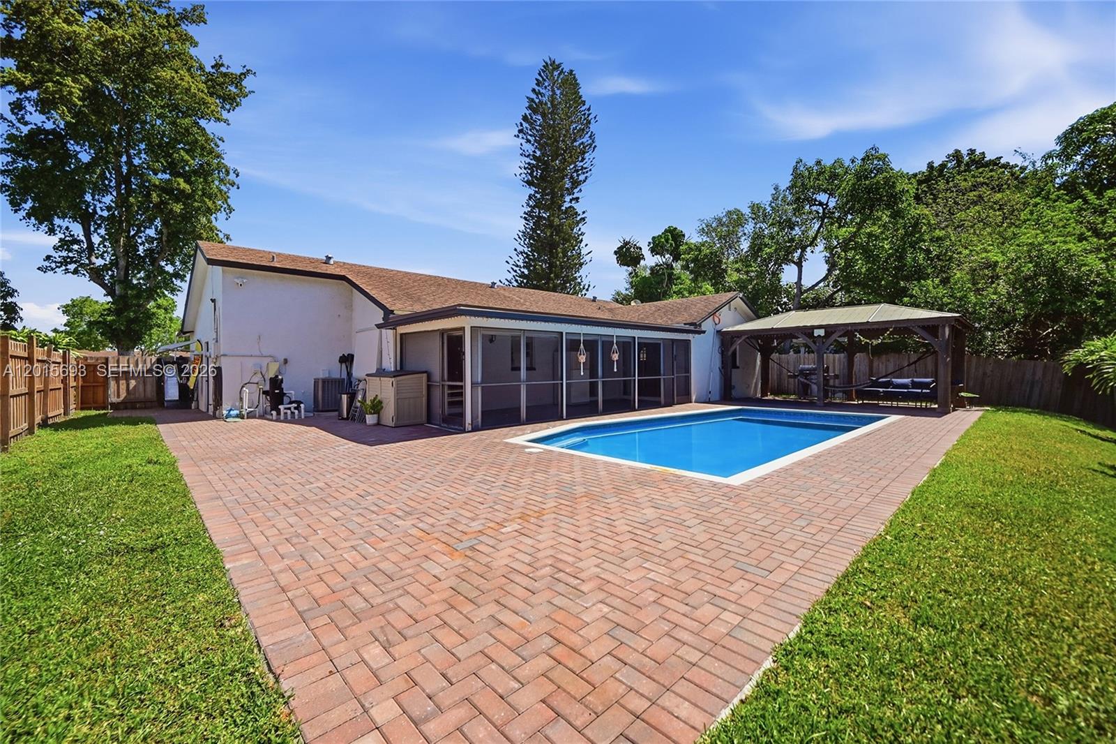 SANDALFOOT COVE SEC 7 AND - Residential