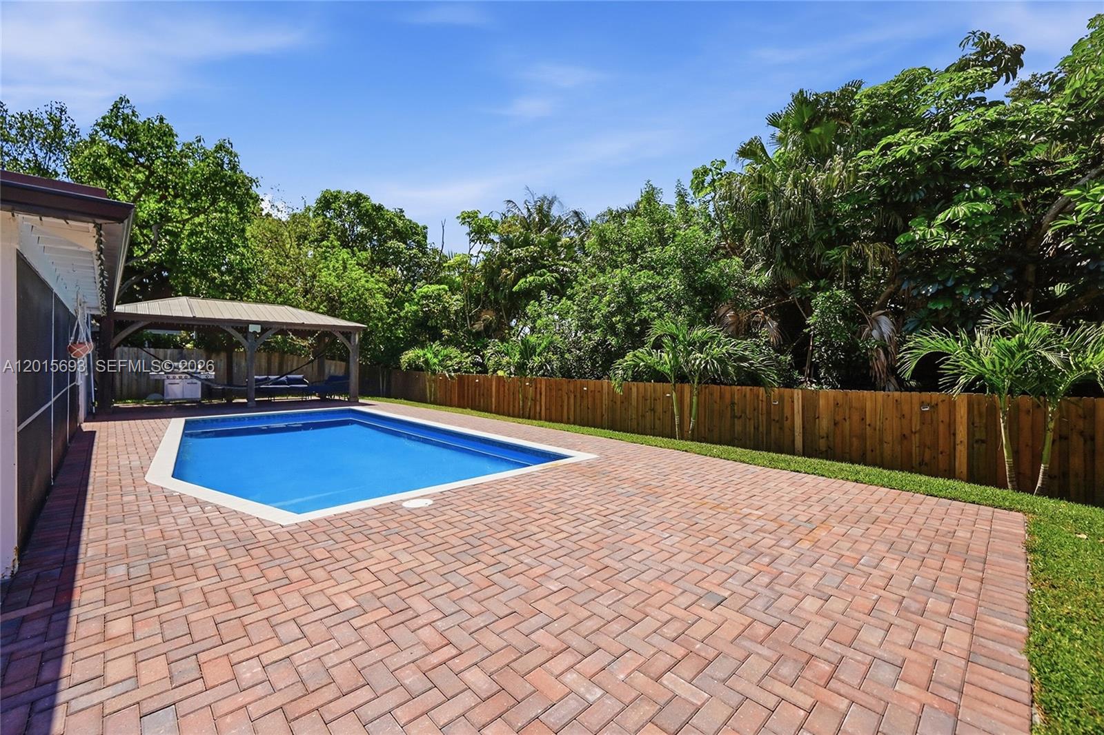 SANDALFOOT COVE SEC 7 AND - Residential