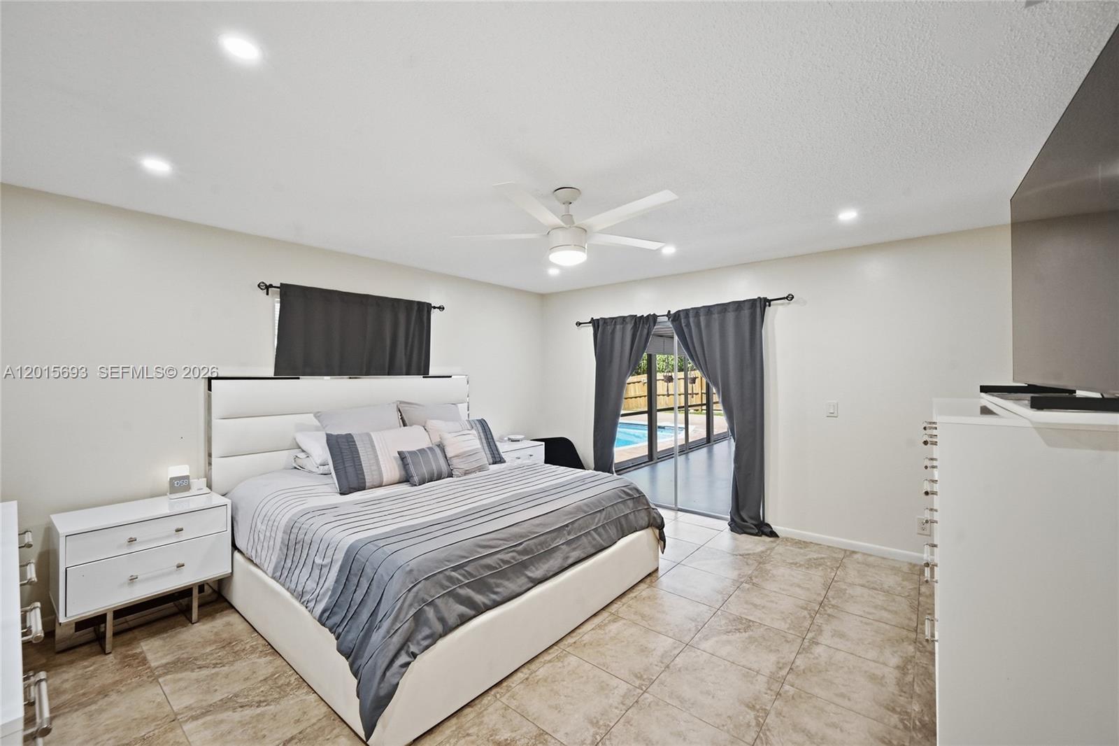 SANDALFOOT COVE SEC 7 AND - Residential