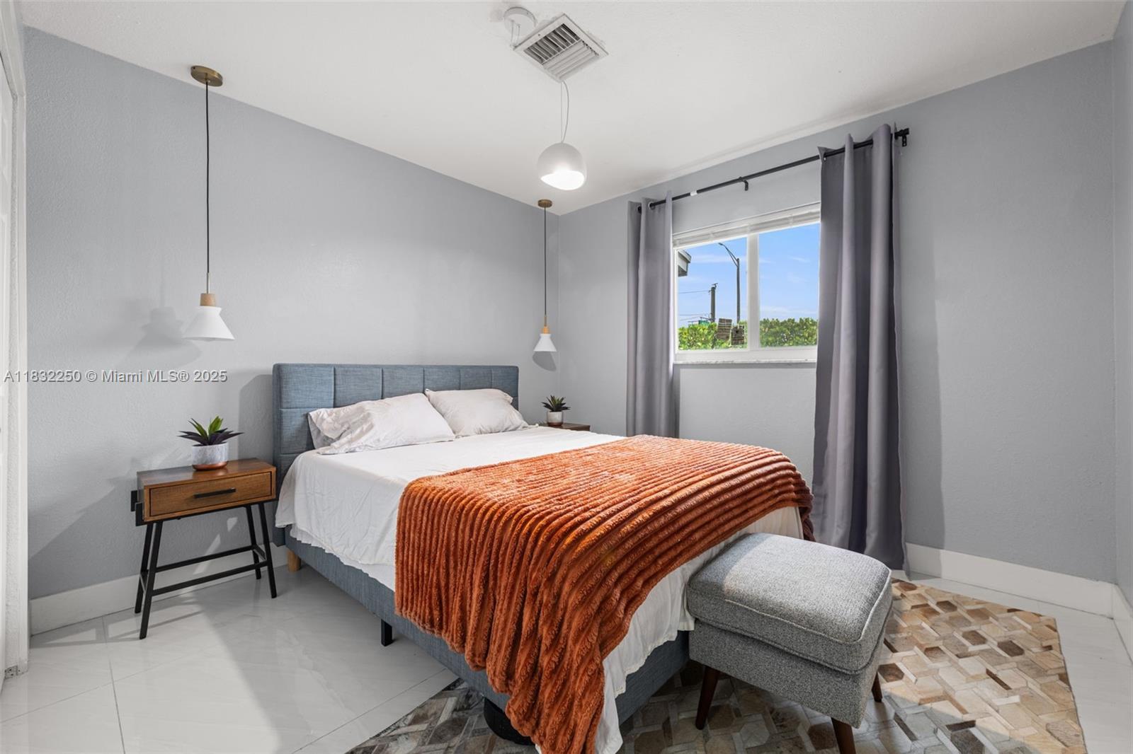 JENADA VILLAS - Residential