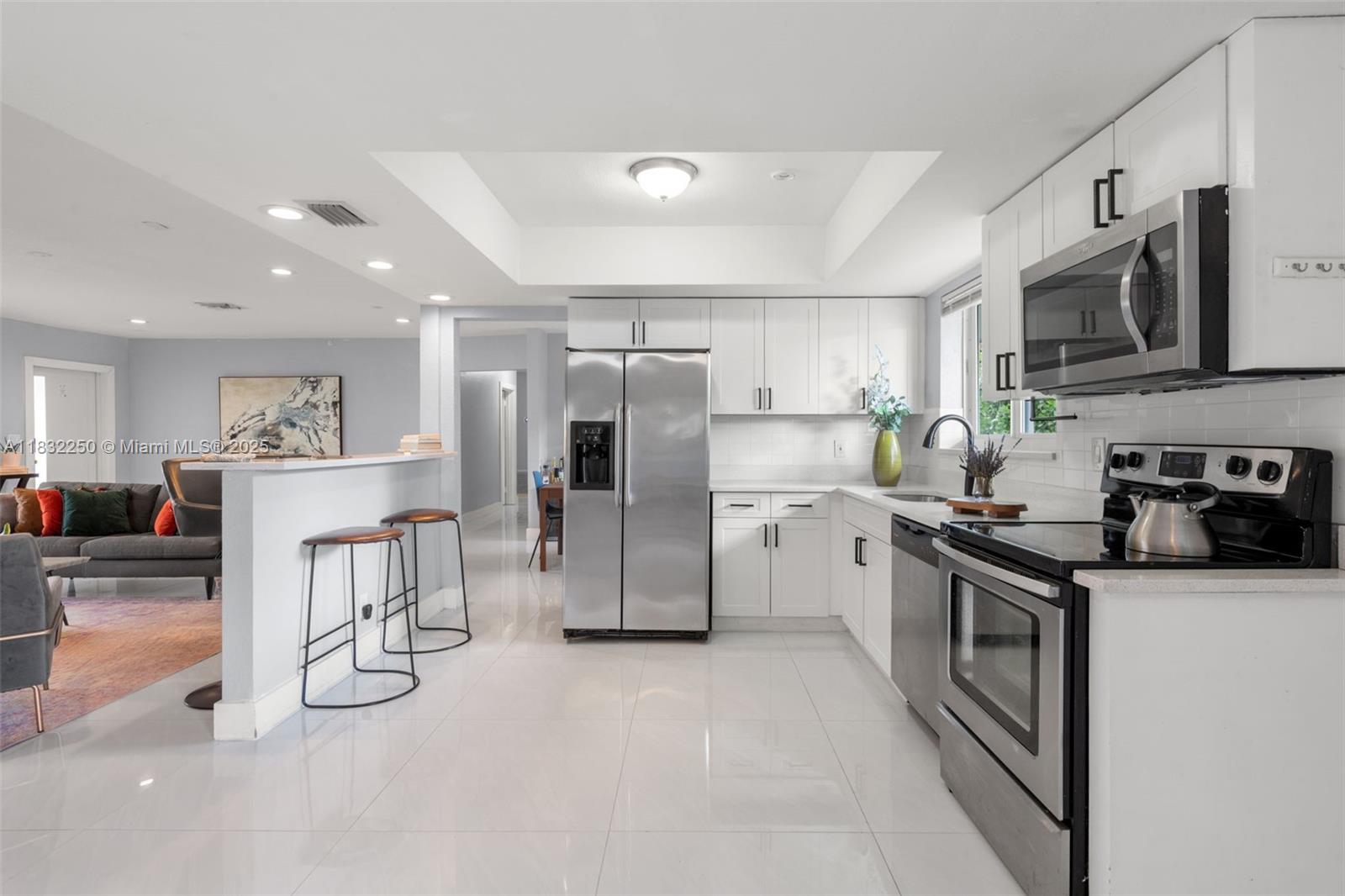 JENADA VILLAS - Residential