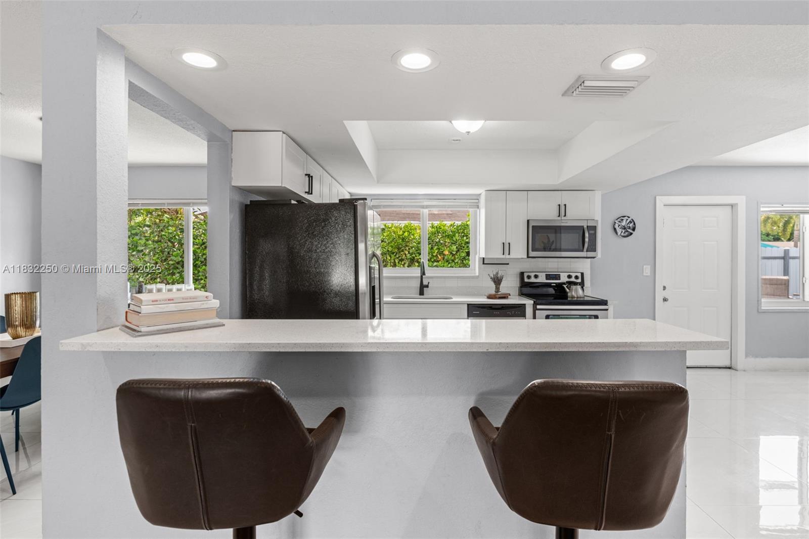 JENADA VILLAS - Residential