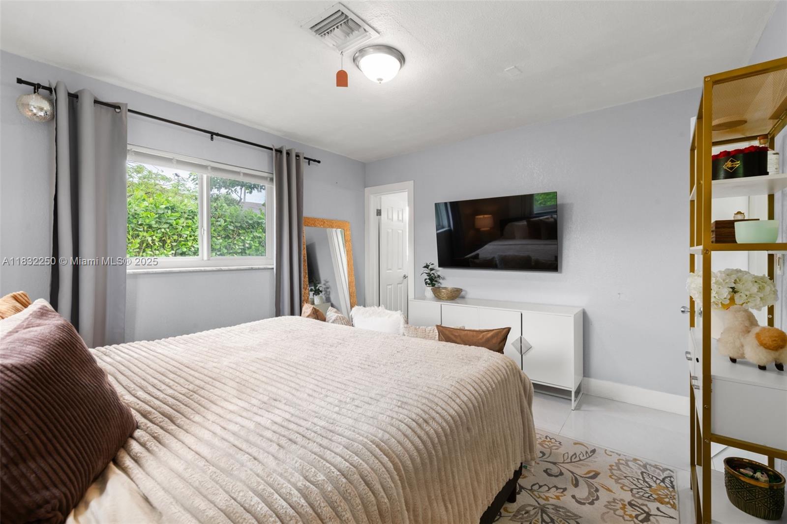 JENADA VILLAS - Residential