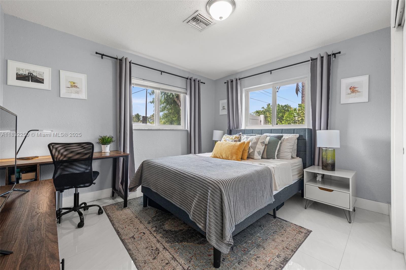 JENADA VILLAS - Residential