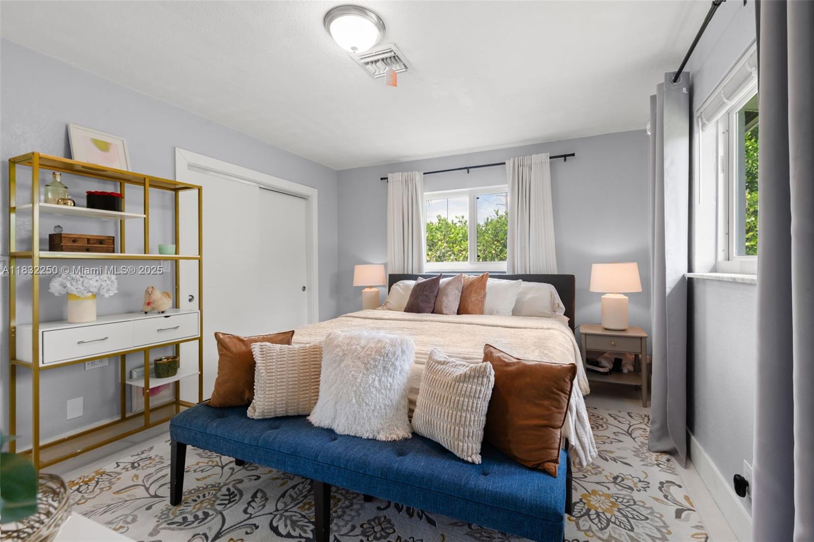 JENADA VILLAS - Residential