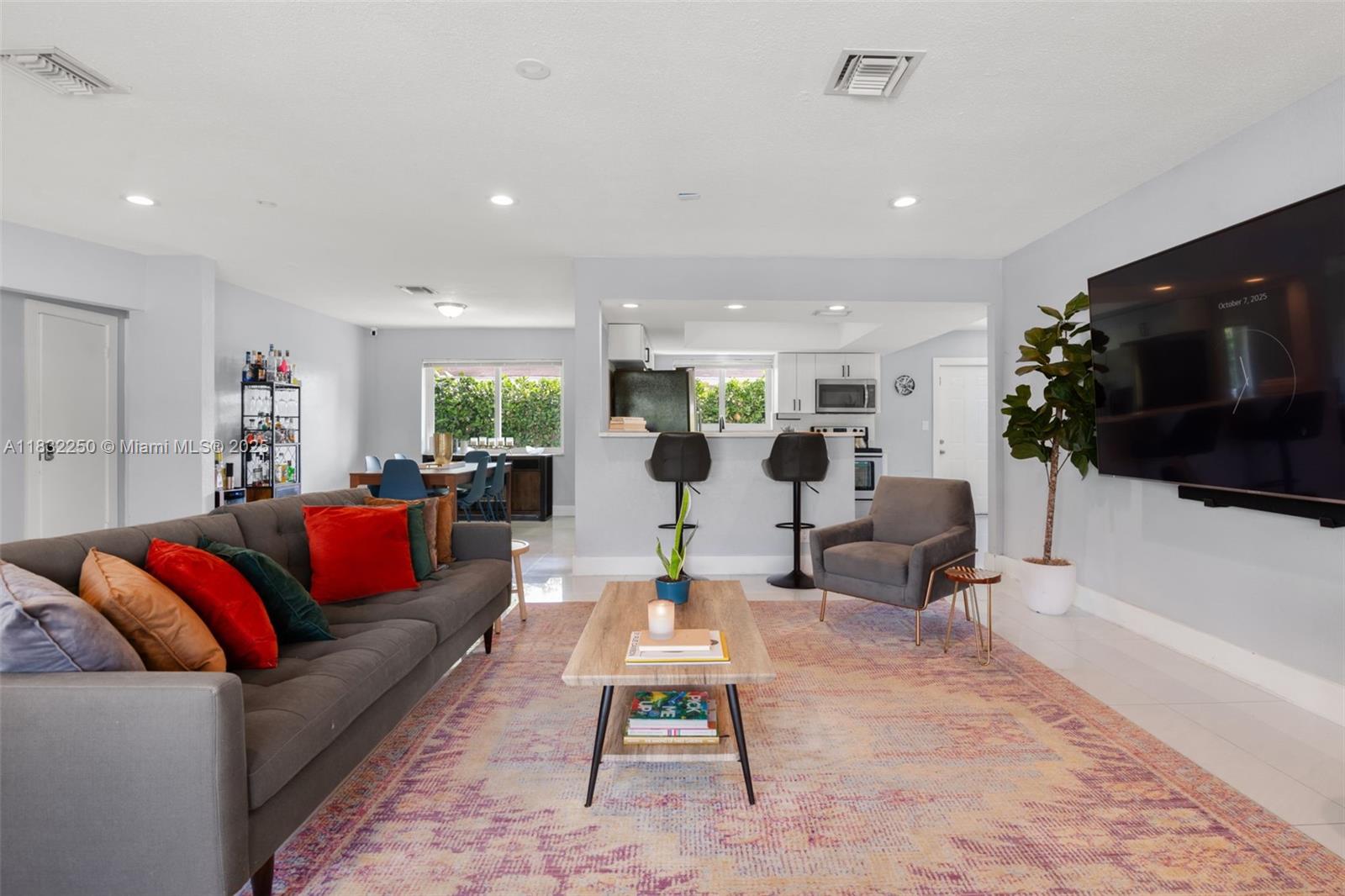 JENADA VILLAS - Residential