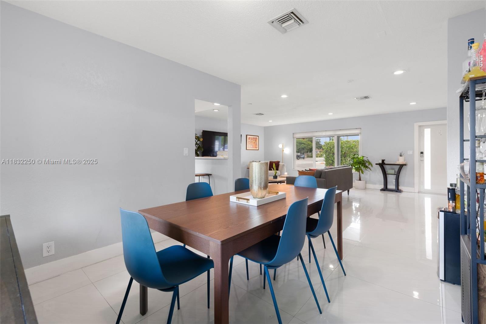 JENADA VILLAS - Residential