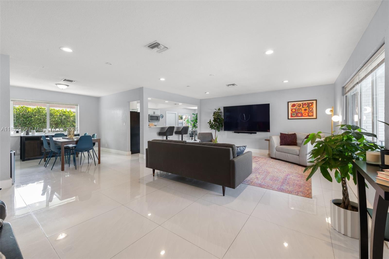 JENADA VILLAS - Residential