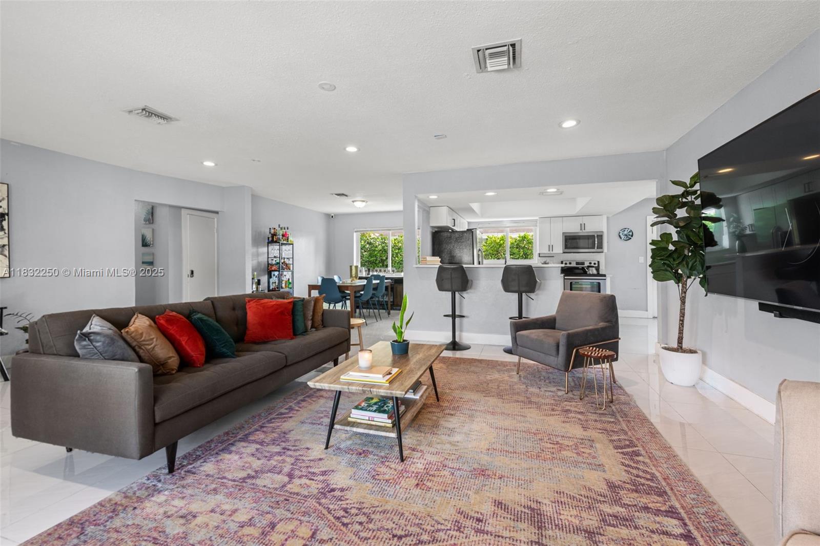 JENADA VILLAS - Residential