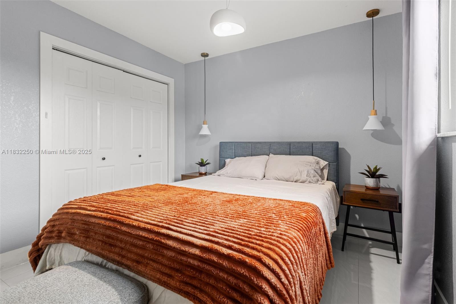 JENADA VILLAS - Residential