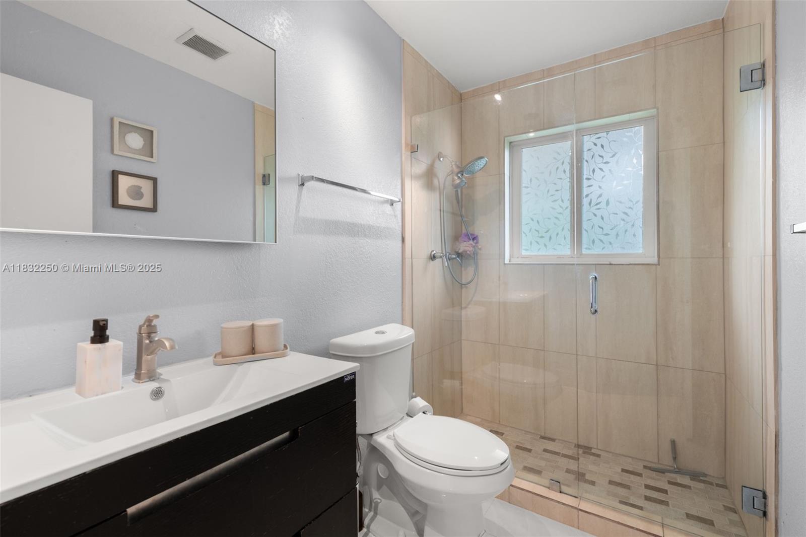 JENADA VILLAS - Residential