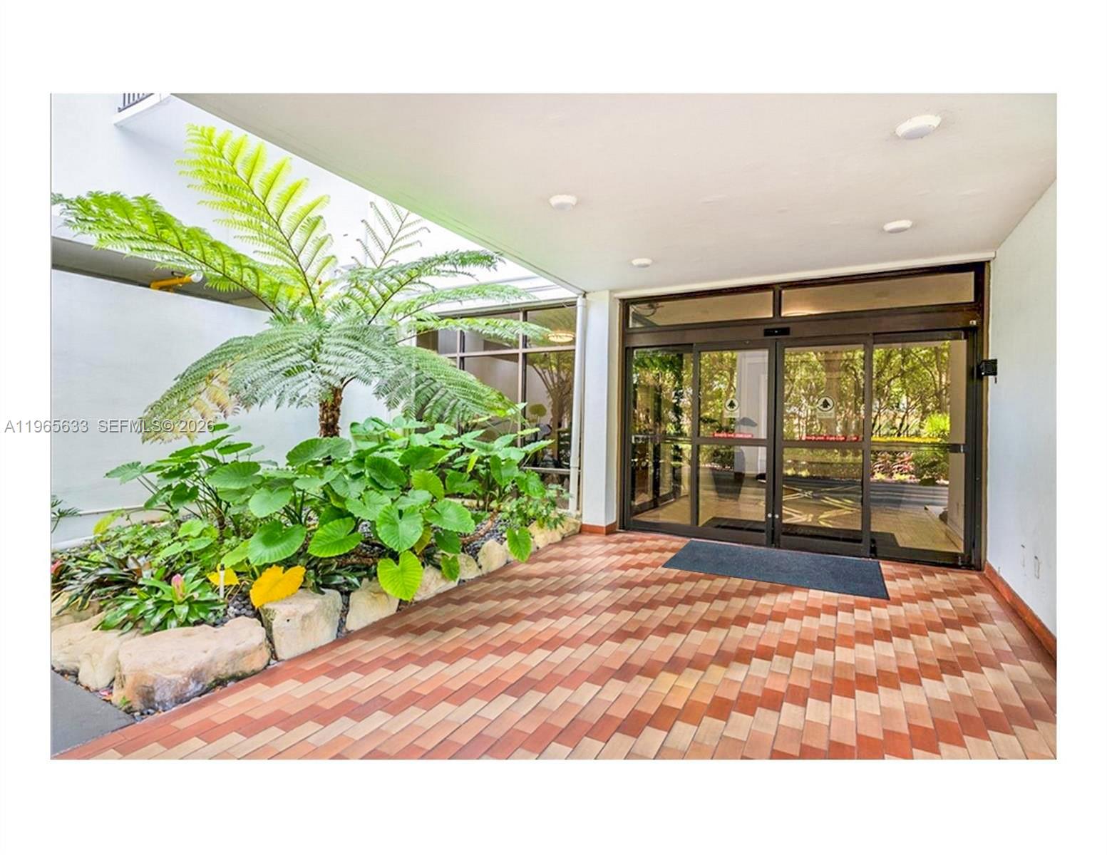 2780 NE 183rd St 810