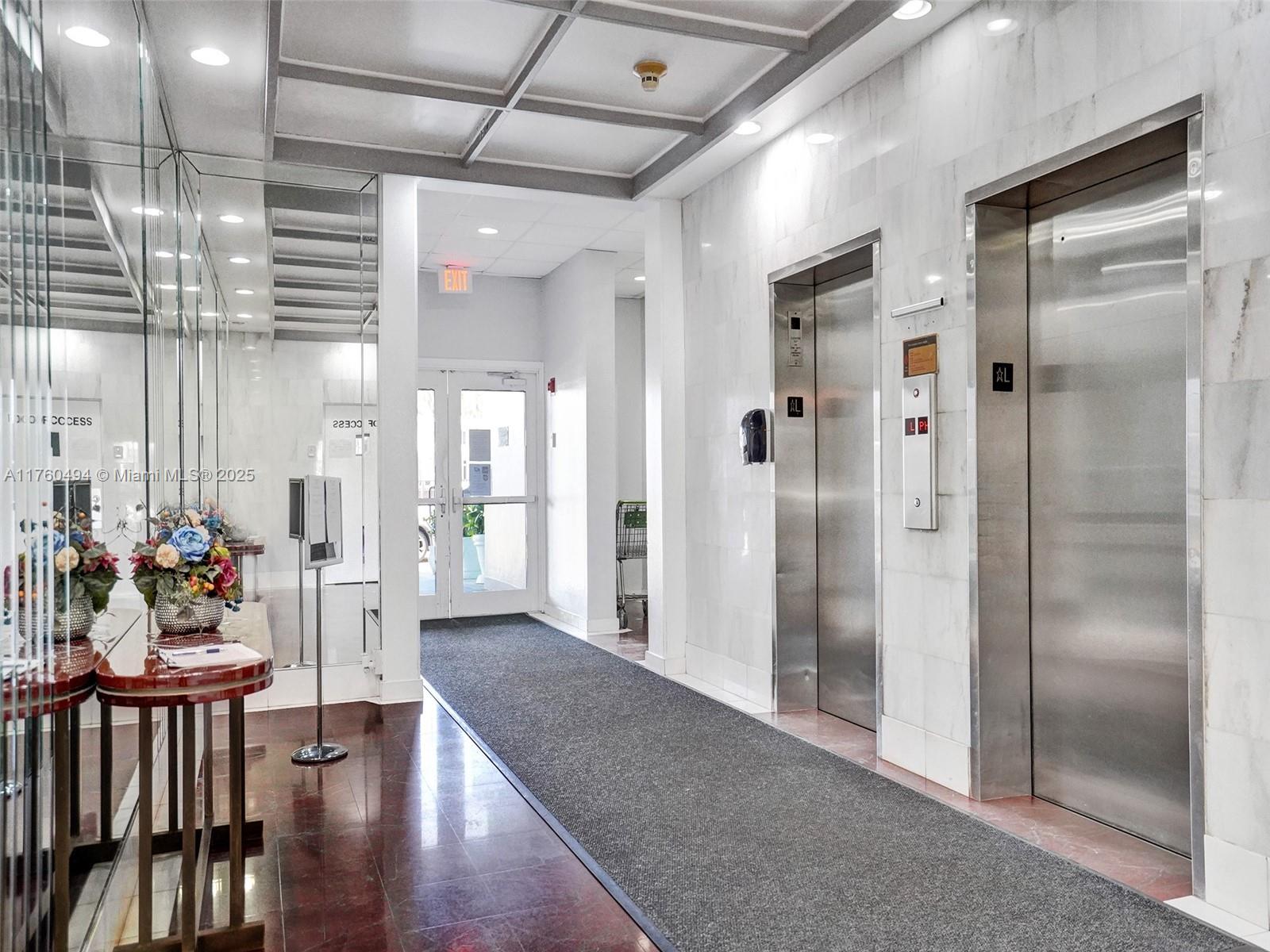 TRAFALGAR TOWERS CONDOMIN - Residential