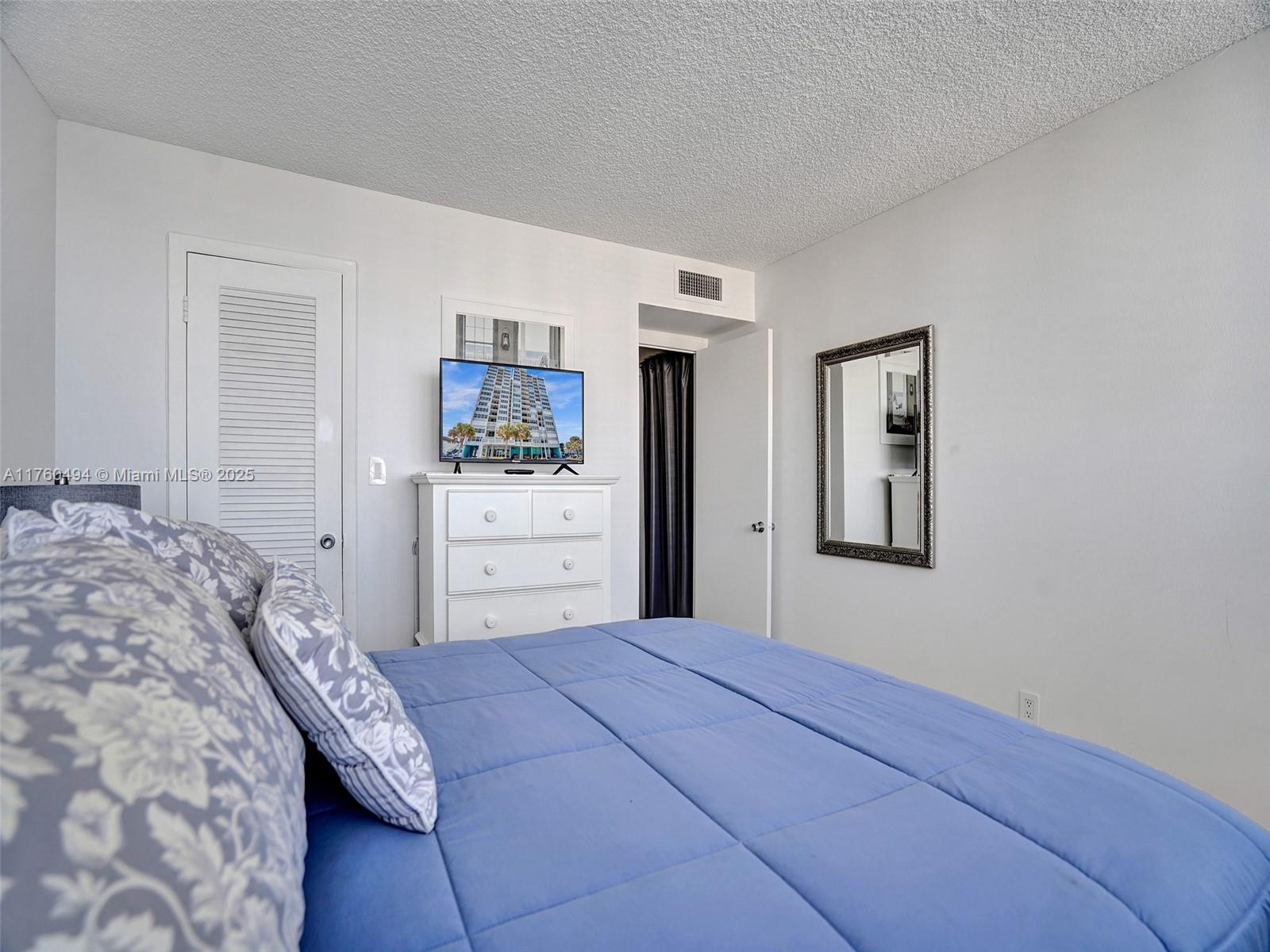 TRAFALGAR TOWERS CONDOMIN - Residential