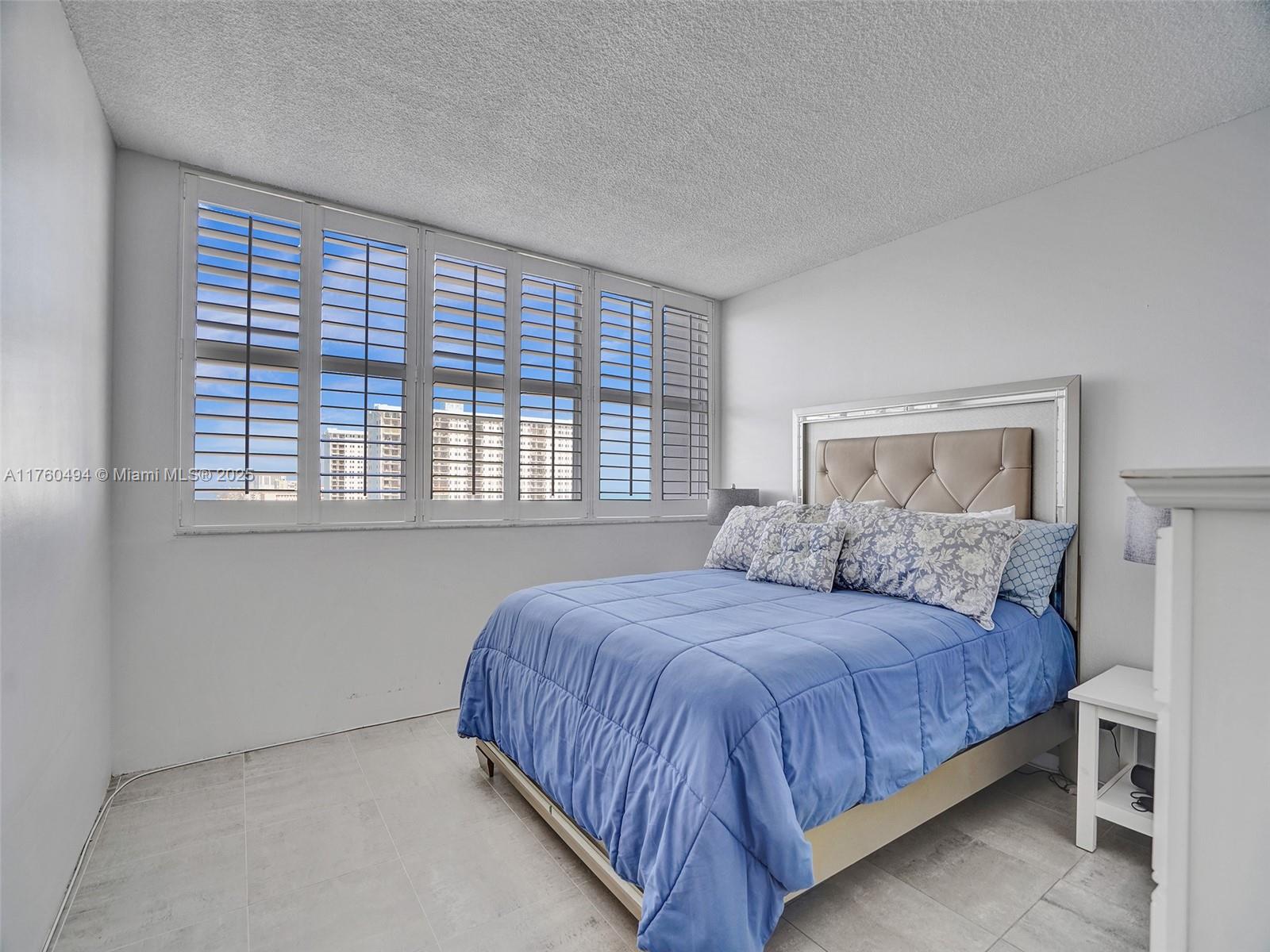 TRAFALGAR TOWERS CONDOMIN - Residential
