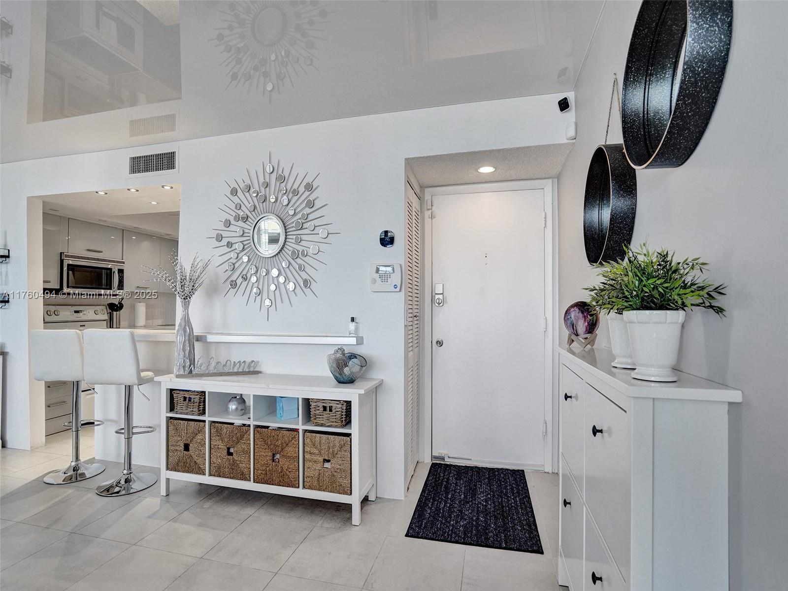 TRAFALGAR TOWERS CONDOMIN - Residential