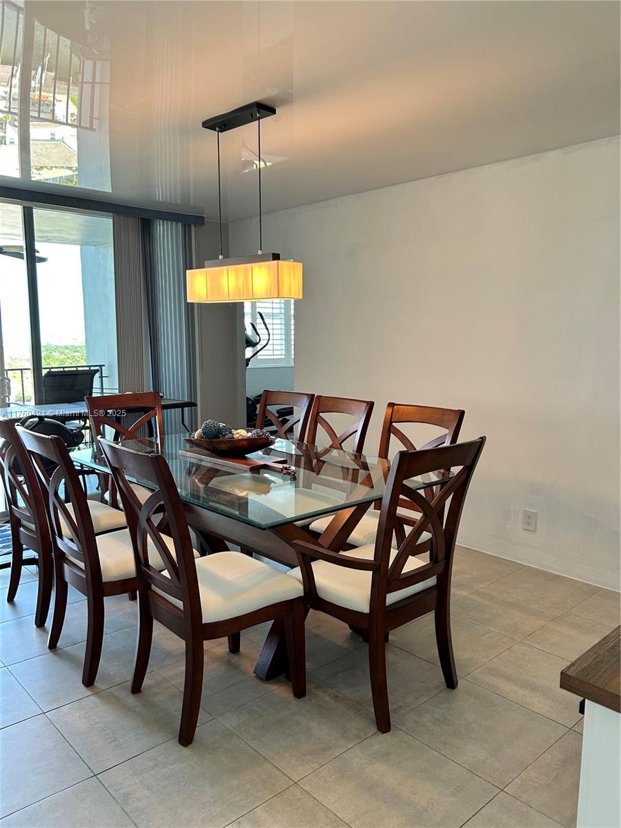 TRAFALGAR TOWERS CONDOMIN - Residential