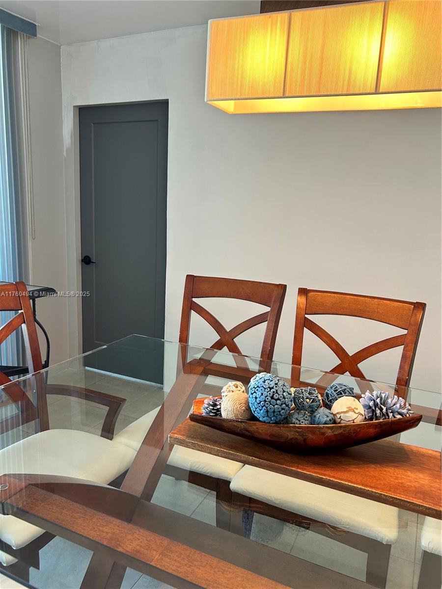TRAFALGAR TOWERS CONDOMIN - Residential
