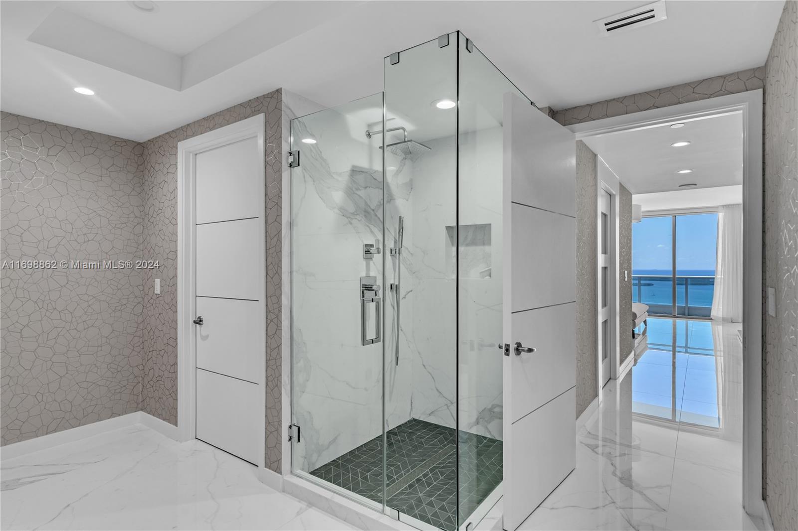 JADE RESIDENCES BRICKELL - Residential