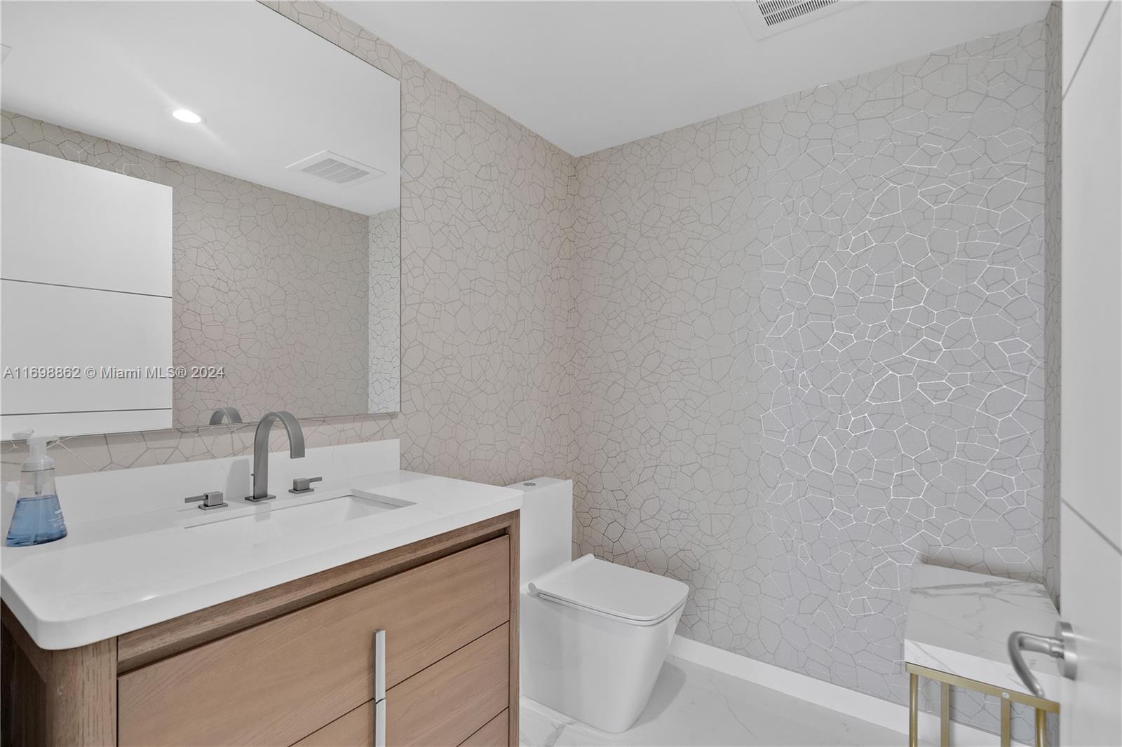 JADE RESIDENCES BRICKELL - Residential