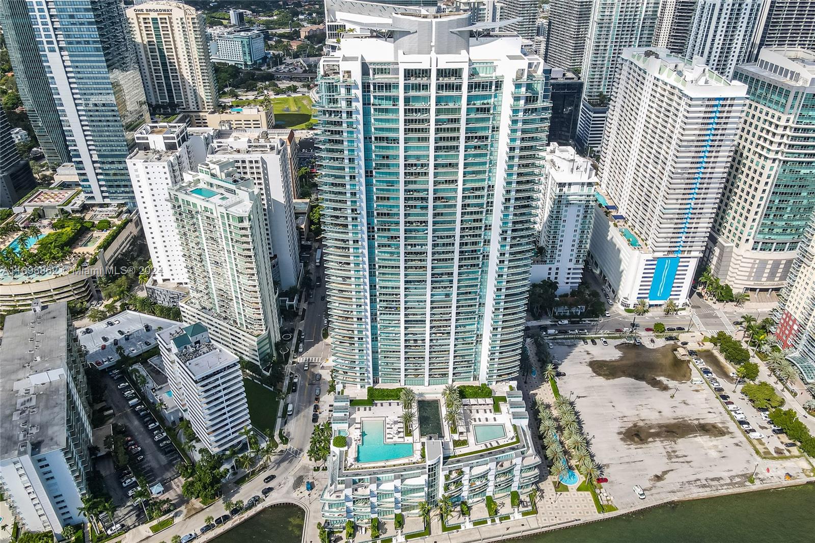JADE RESIDENCES BRICKELL - Residential