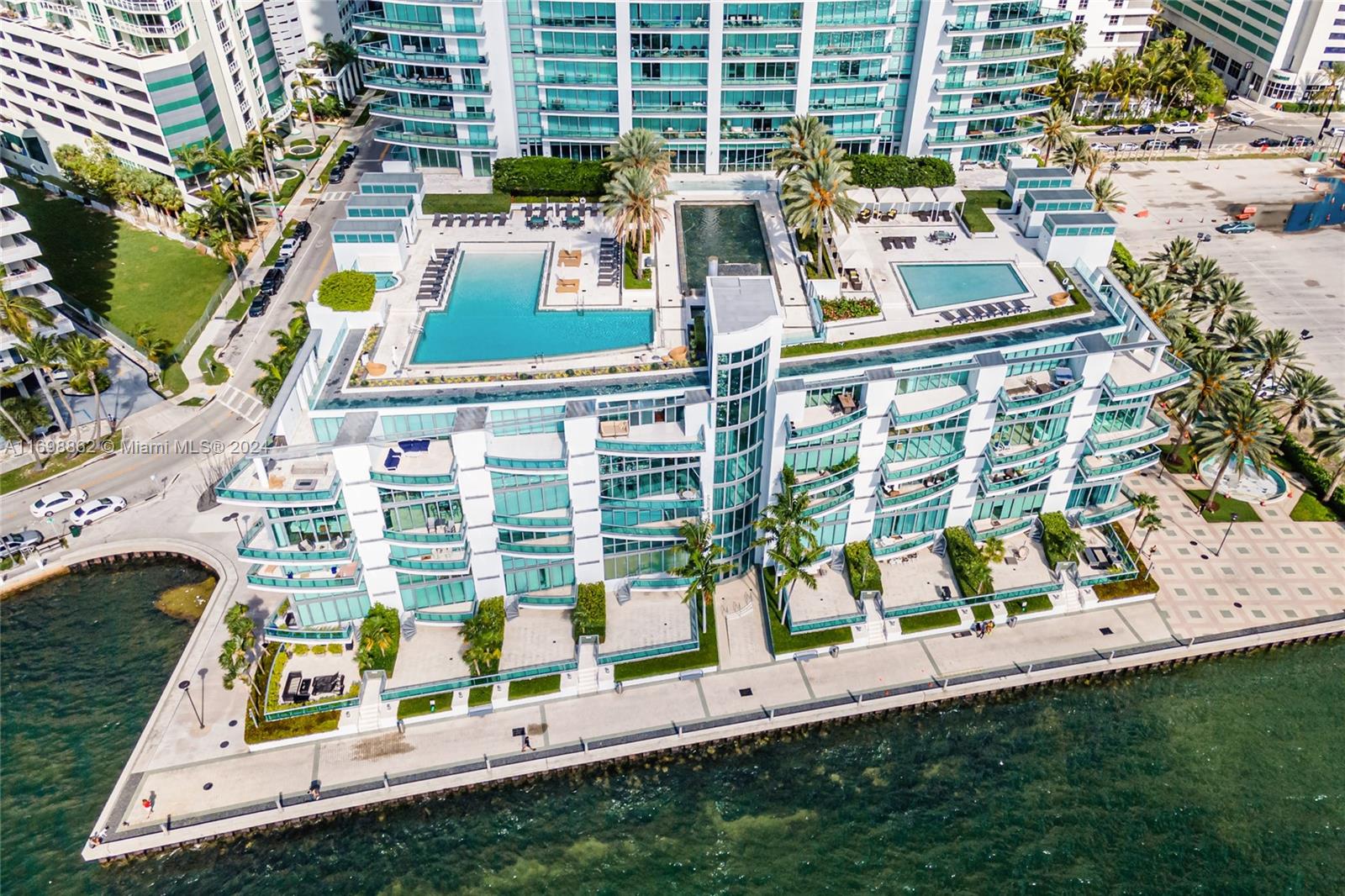 JADE RESIDENCES BRICKELL - Residential