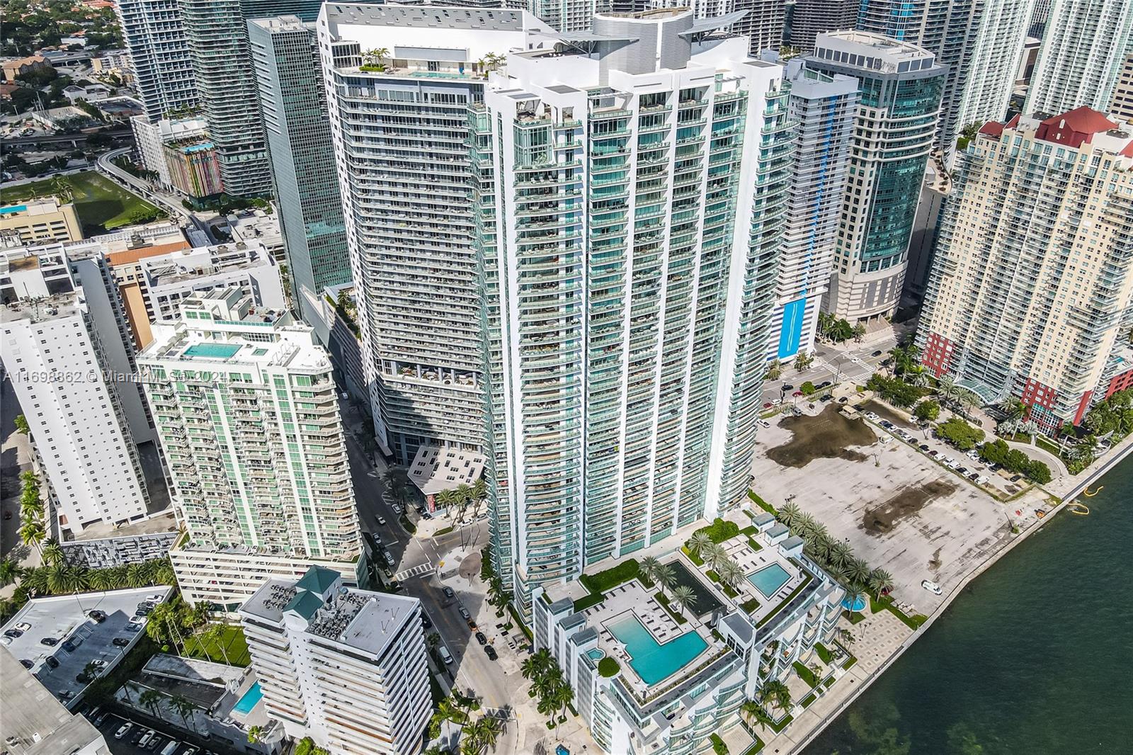 JADE RESIDENCES BRICKELL - Residential