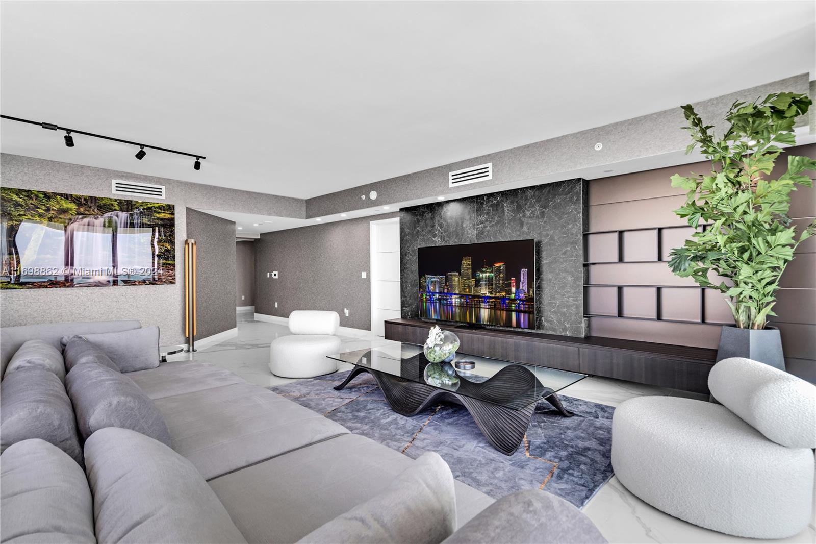 JADE RESIDENCES BRICKELL - Residential