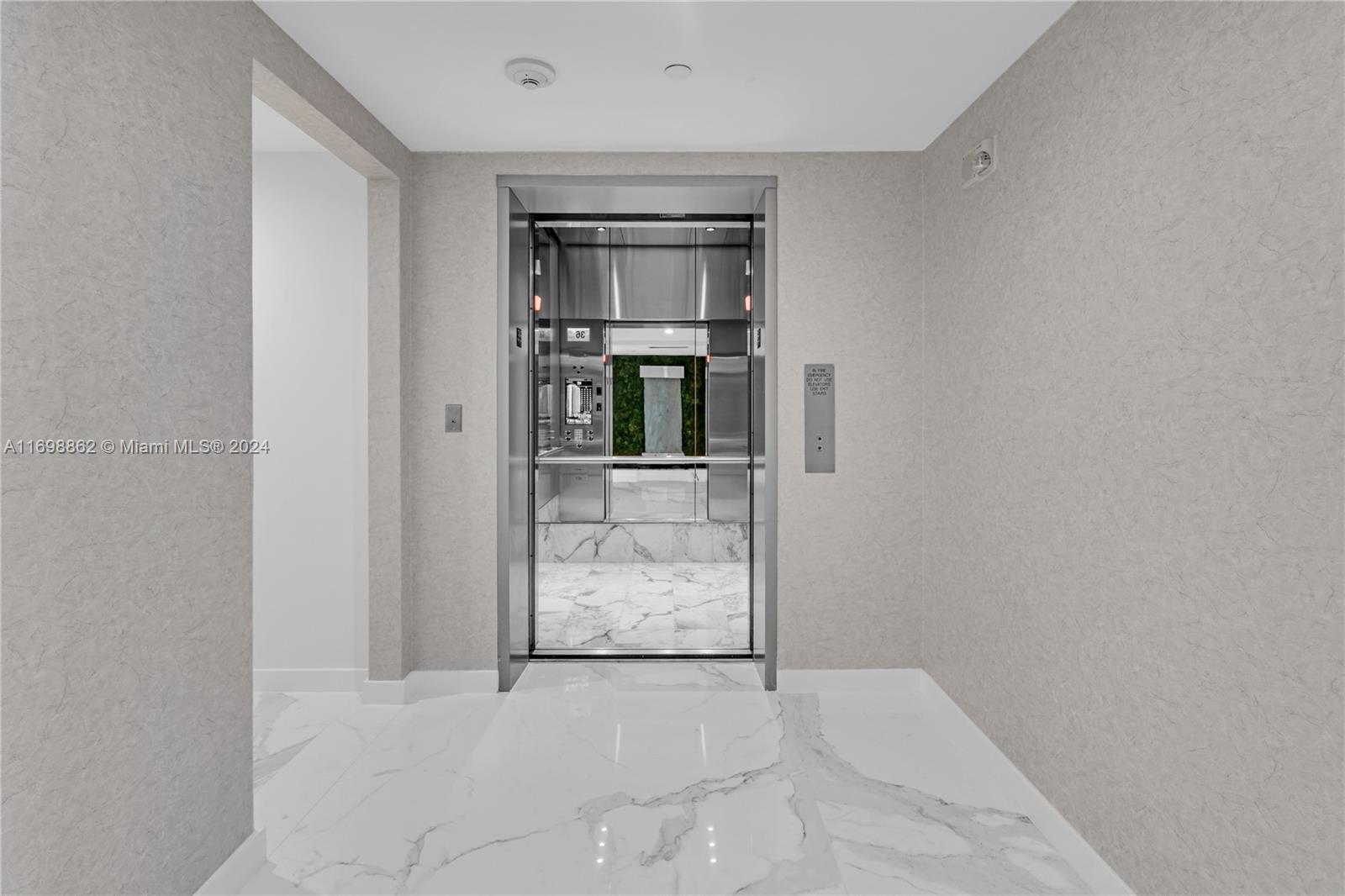 JADE RESIDENCES BRICKELL - Residential