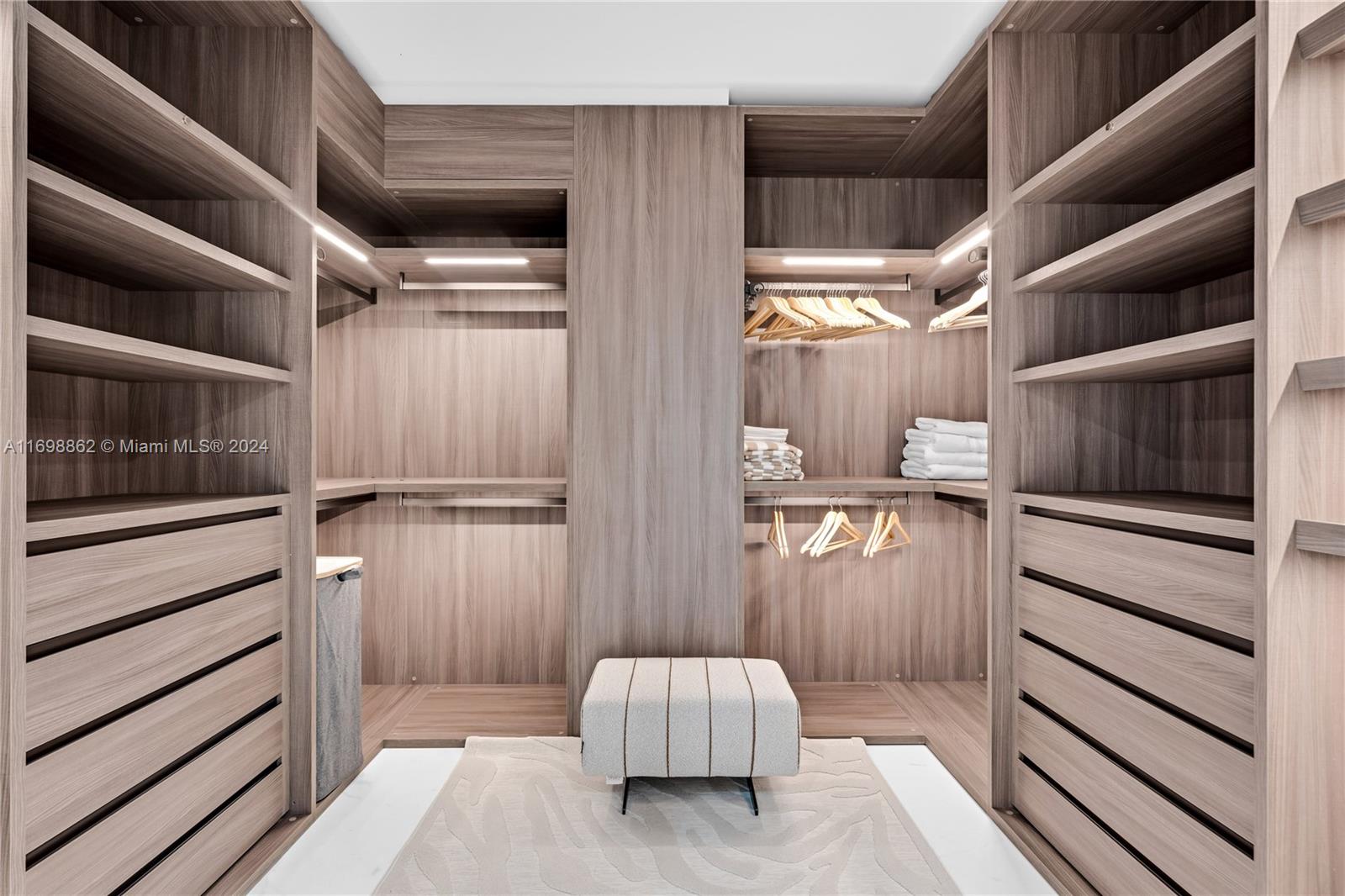 JADE RESIDENCES BRICKELL - Residential