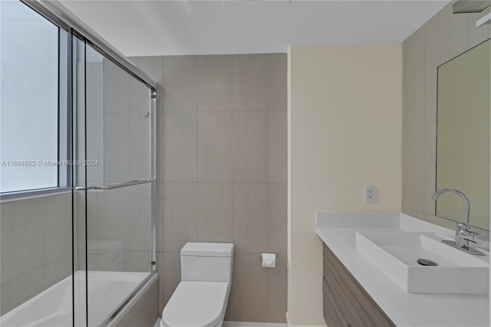 JADE RESIDENCES BRICKELL - Residential