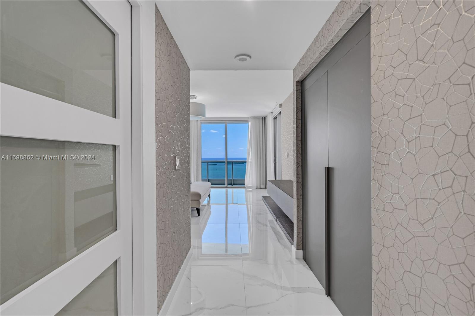 JADE RESIDENCES BRICKELL - Residential