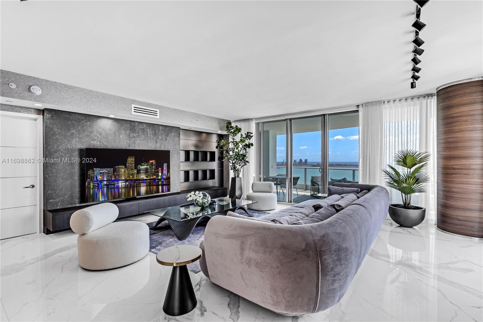 JADE RESIDENCES BRICKELL - Residential